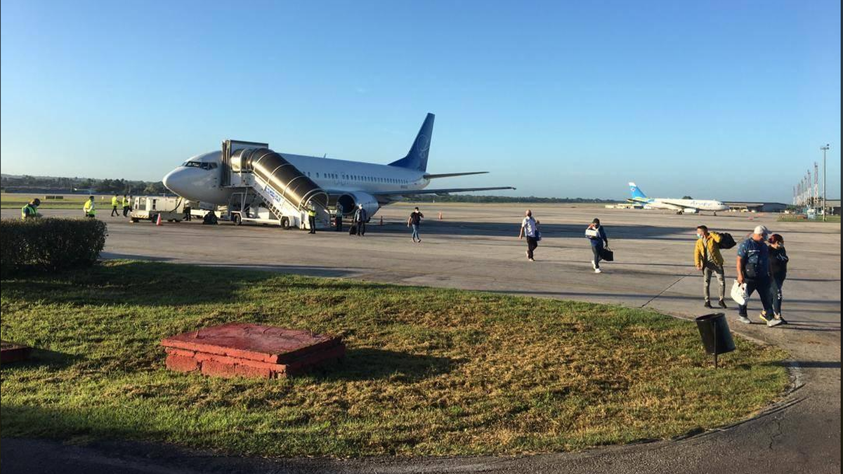 Llega el primer vuelo chárter de Swift Air desde Miami tras reinicio de