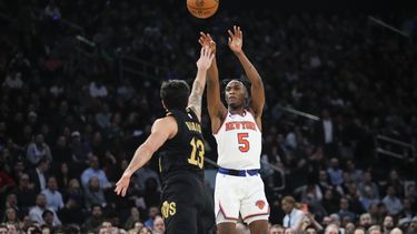 Con 36 puntos de Randle, Knicks vencen a los Cavaliers