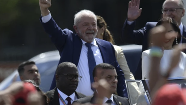 Lula juró como nuevo presidente y volvió a la cúpula del poder en Brasil