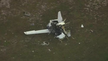mueren dos personas al estrellarse una avioneta en el sur de florida