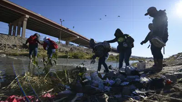 Caos en la frontera sur de México ante récord de peticiones de refugio de migrantes