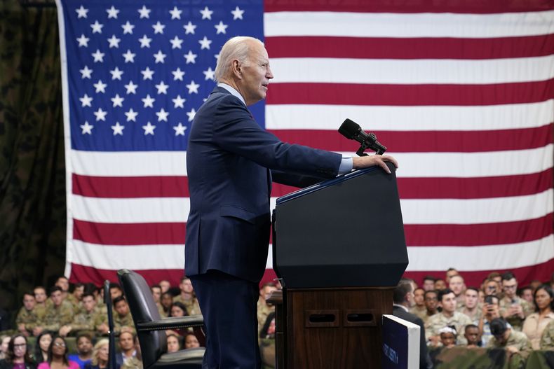 El presidente Joe Biden habla en Fort Liberty, Carolina del Norte, 9 de junio de 2023. (AP Foto/Susan Walsh)